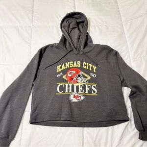 Kansas City Chiefs Gray Cropped Hoodie • Large